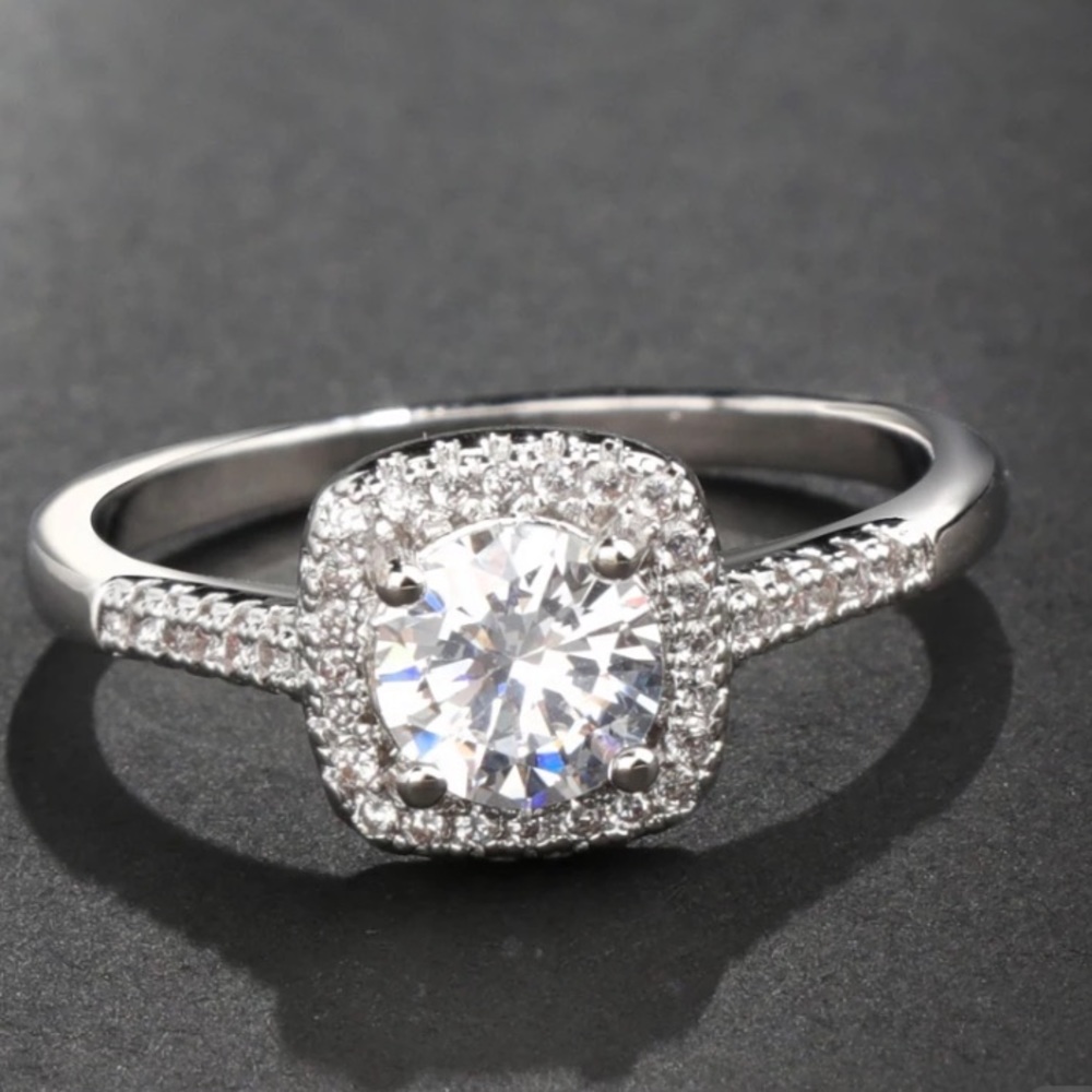 CZ solitaire ring - Picture 1 of 8